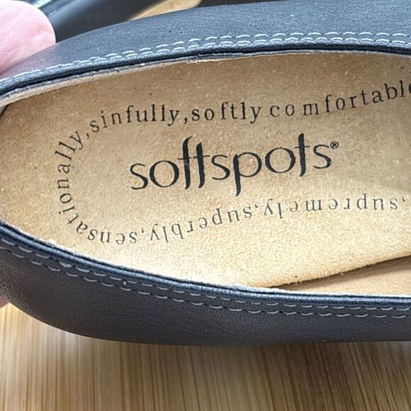 Softspots Womens 8.5M Wedge Elastic Panel Black Leather Round Toe casual Comfort - Picture 10 of 10